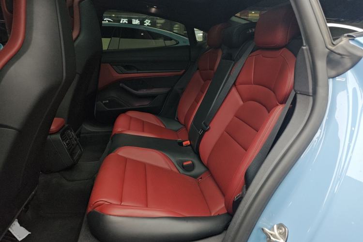 Used Porsche Taycan 2022-Year Updated Taycan Interior 4