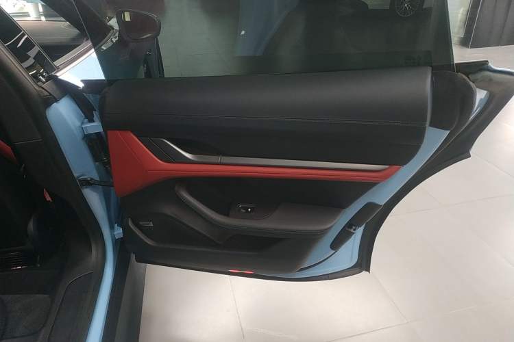 Used Porsche Taycan 2022-Year Updated Taycan Interior 6
