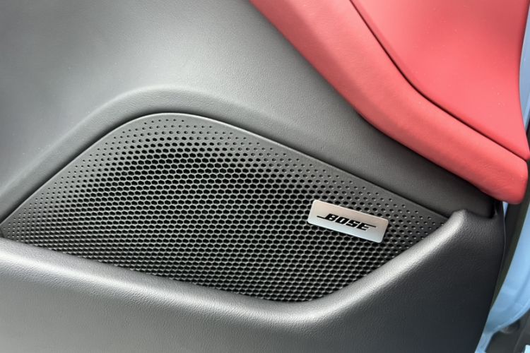 Used Porsche Taycan 2022-Year Updated Taycan Interior 8
