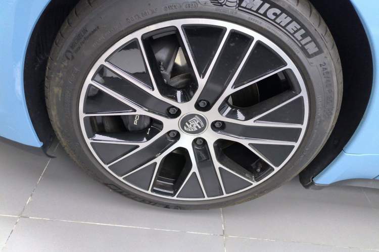 Used Porsche Taycan 2022-Year Updated Taycan Left Front Wheel Hub