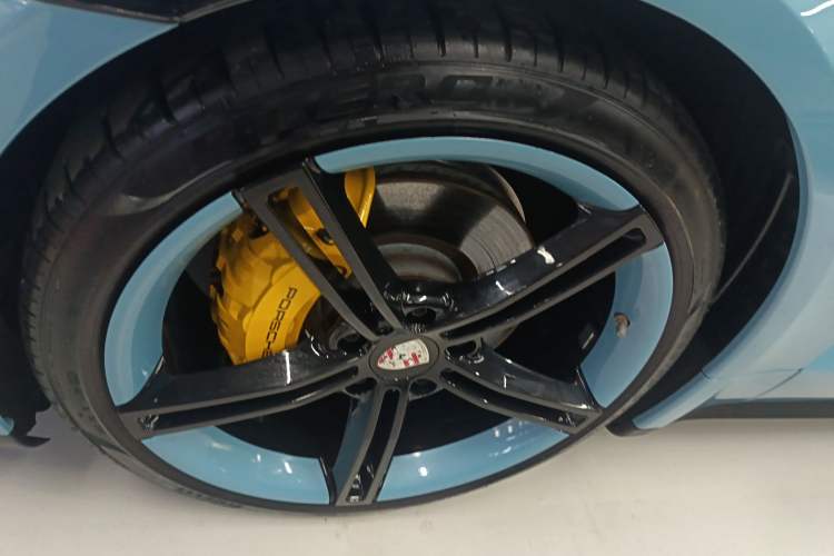 Used Porsche Taycan 2022-Year Updated Taycan Left Front Wheel Hub