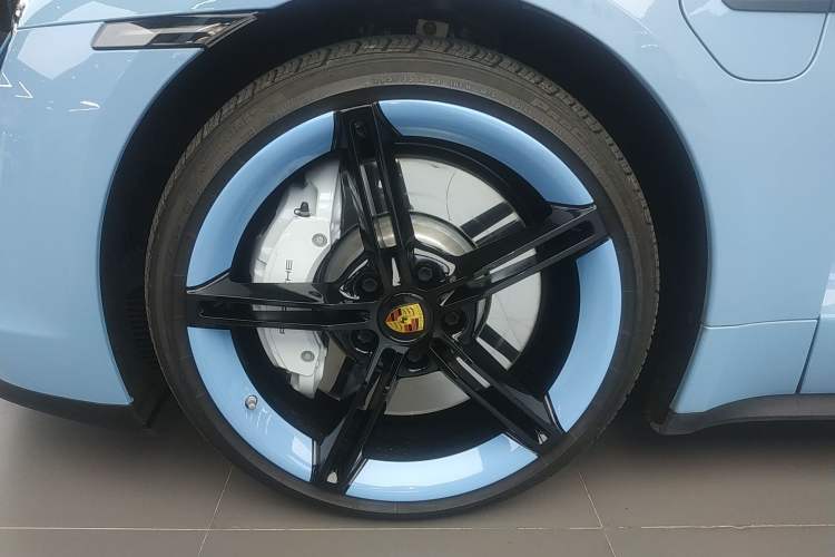 Used Porsche Taycan 2022-Year Updated Taycan Left Front Wheel Hub