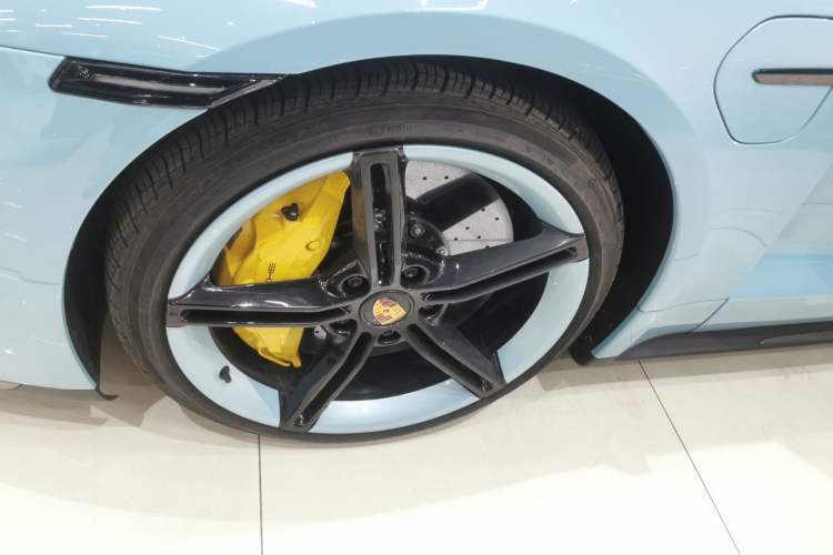 Used Porsche Taycan 2022-Year Updated Taycan Left Front Wheel Hub