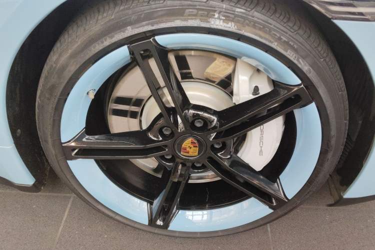 Used Porsche Taycan 2022 Taycan Left Front Wheel Hub