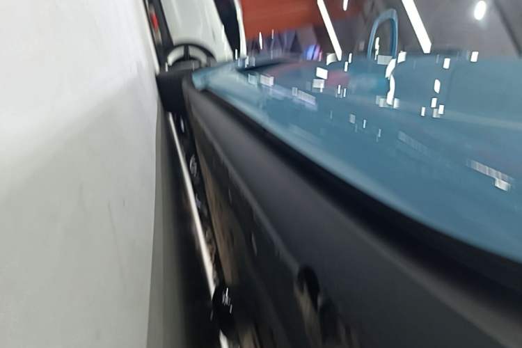 Used Porsche Taycan 2022-Year Updated Taycan Left Side Sill