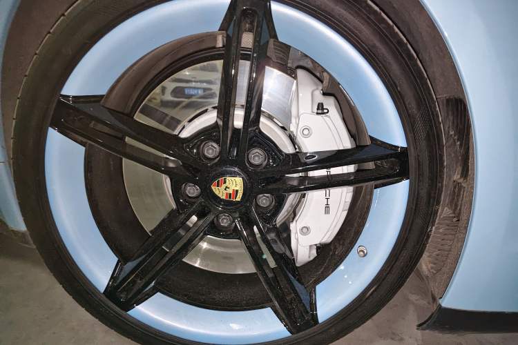 Used Porsche Taycan 2022-Year Updated Taycan Right Front Wheel Hub