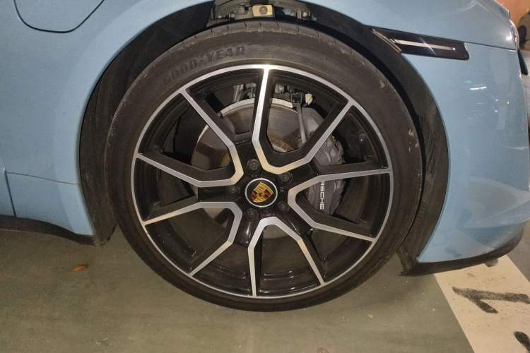 Used Porsche Taycan 2022-Year Updated Taycan Right Front Wheel Hub