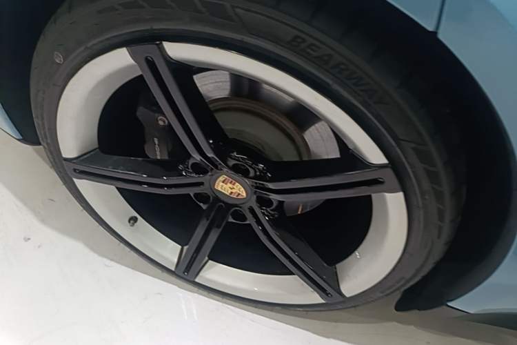 Used Porsche Taycan 2022-Year Updated Taycan Right Rear Wheel Hub
