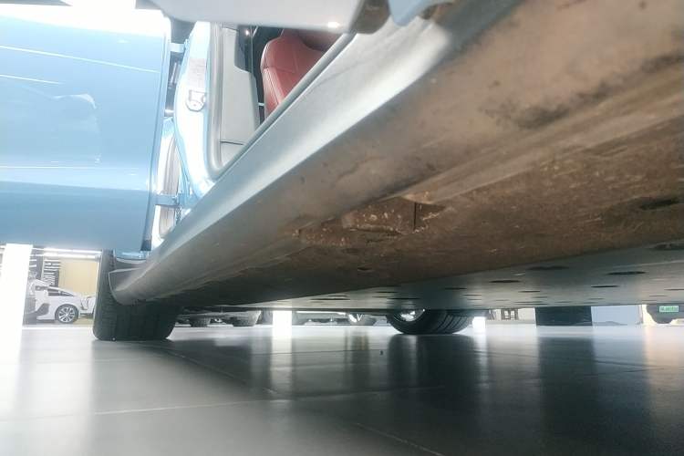 Used Porsche Taycan 2022-Year Updated Taycan Right Side Sill