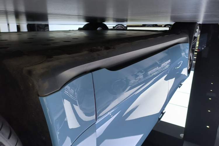 Used Porsche Taycan 2022-Year Updated Taycan Right Side Sill