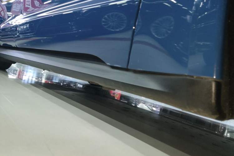 Used Porsche Taycan 2022 Taycan Right Side Sill