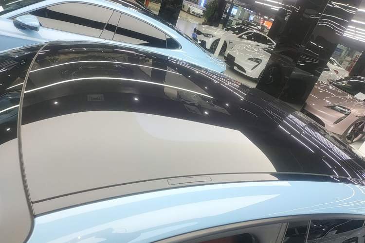 Used Porsche Taycan 2022-Year Updated Taycan Roof