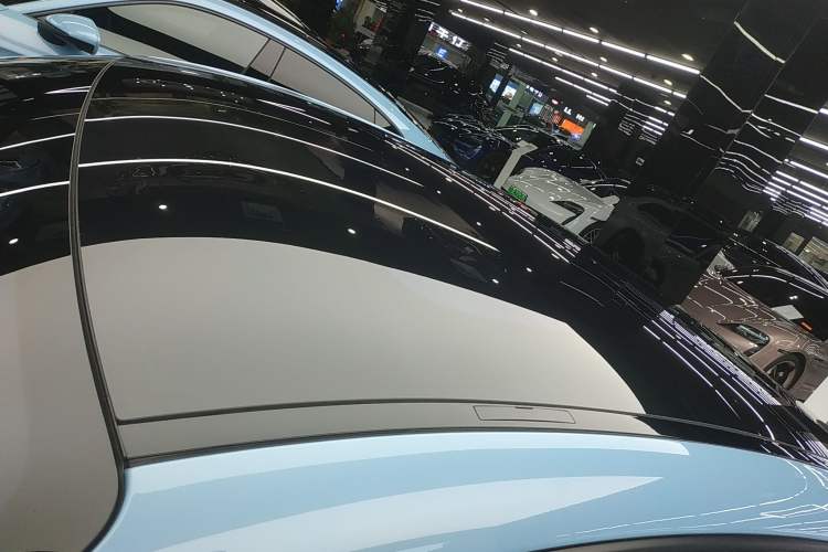 Used Porsche Taycan 2022-Year Updated Taycan Roof