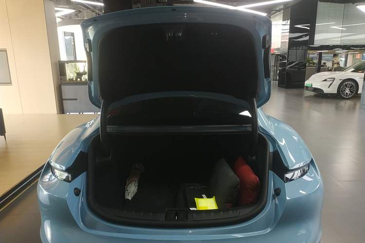 Used Porsche Taycan 2022-Year Updated Taycan Trunk