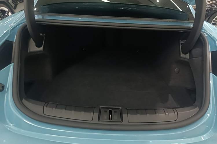 Used Porsche Taycan 2022-Year Updated Taycan Trunk