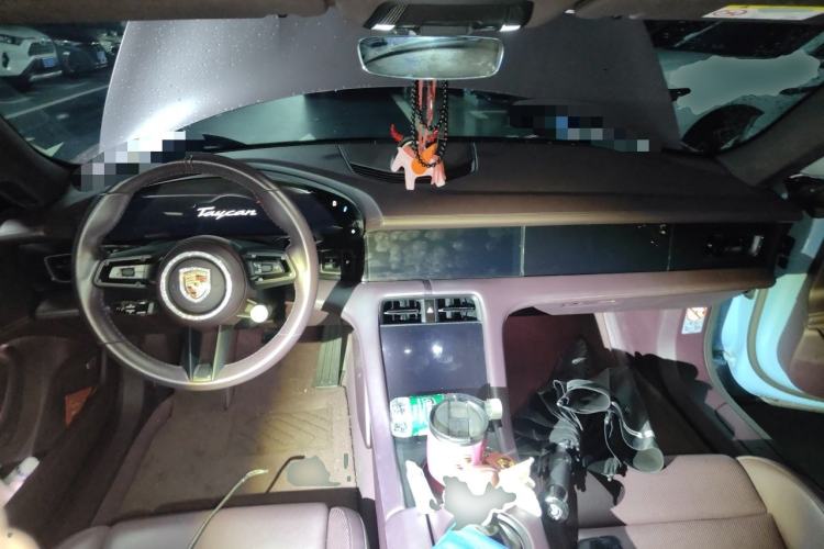 Used Porsche Taycan 2022-Year Updated Taycan Center Console