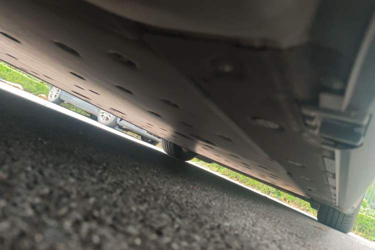 Used Porsche Taycan 2022-Year Updated Taycan Chassis Rear Right