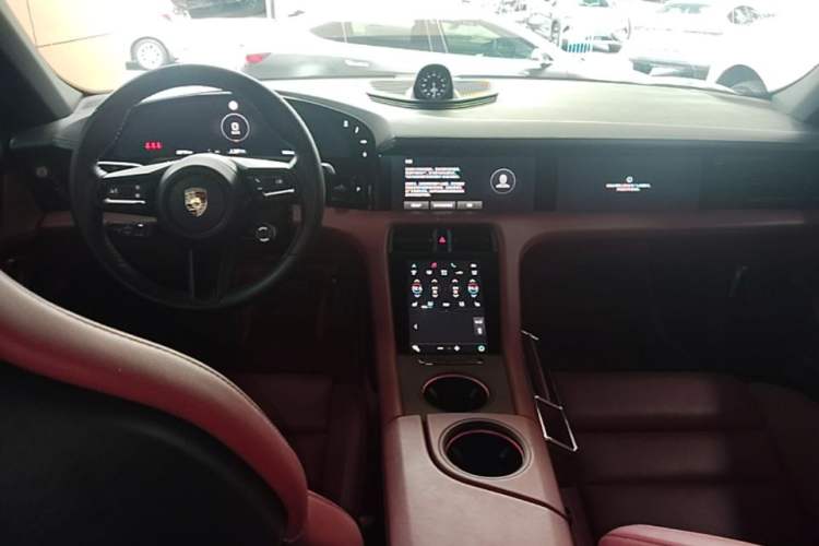Used Porsche Taycan 2022-Year Updated Taycan Center Console