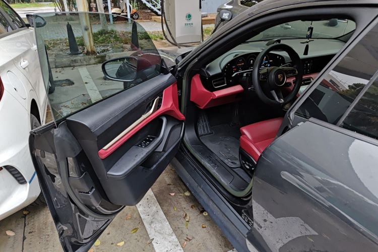 Used Porsche Taycan 2022-Year Updated Taycan Driver Seat