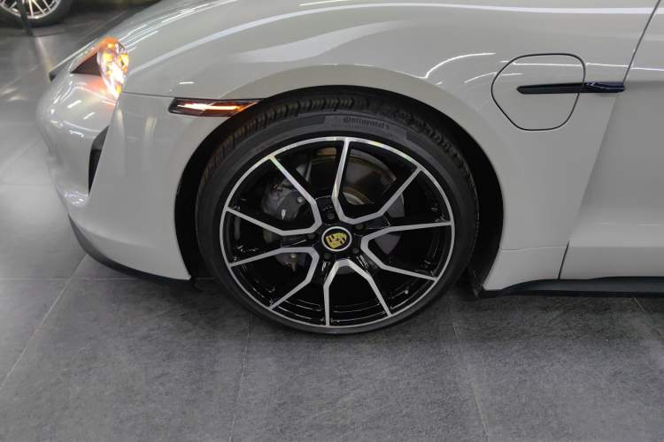 Used Porsche Taycan 2022-Year Updated Taycan Exterior 7
