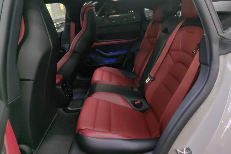 Used Porsche Taycan 2022-Year Updated Taycan Interior 4