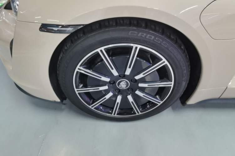 Used Porsche Taycan 2022 Taycan Left Front Wheel Hub