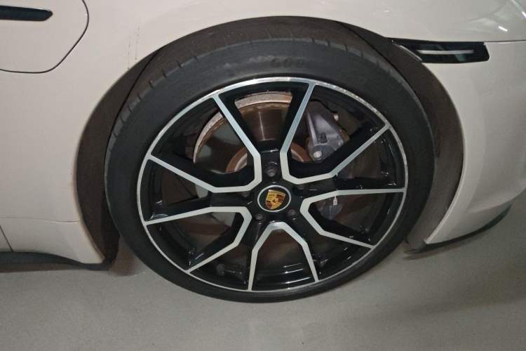 Used Porsche Taycan 2022-Year Updated Taycan Right Front Wheel Hub