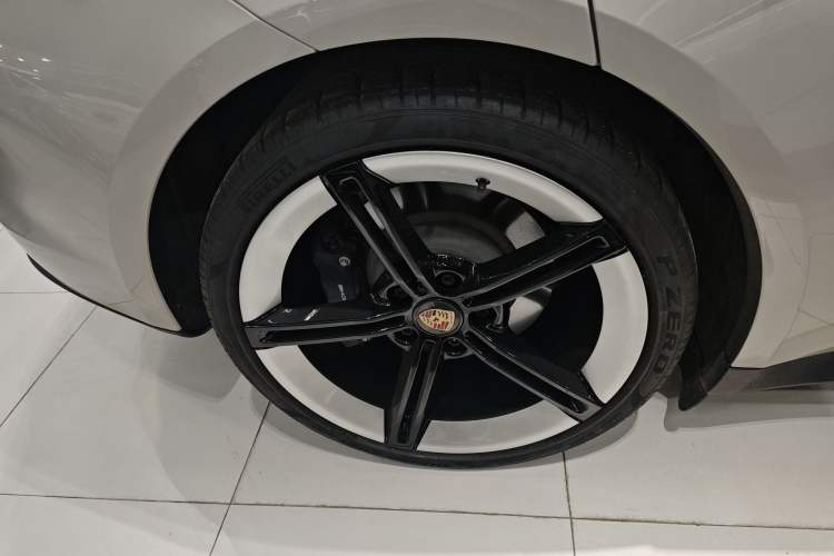 Used Porsche Taycan 2022 Taycan Right Rear Wheel Hub