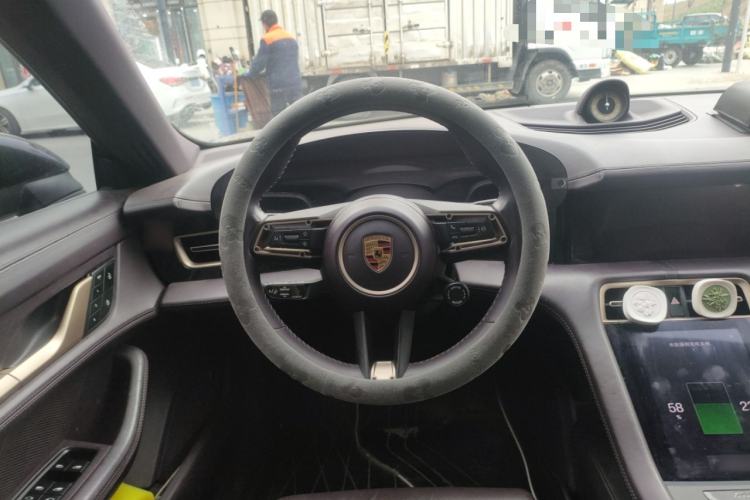 Used Porsche Taycan 2022-Year Updated Taycan Steering Wheel