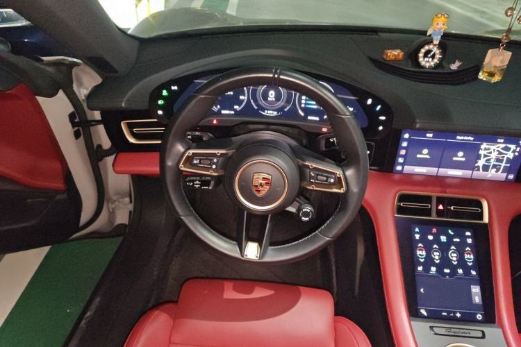 Used Porsche Taycan 2022-Year Updated Taycan Steering Wheel
