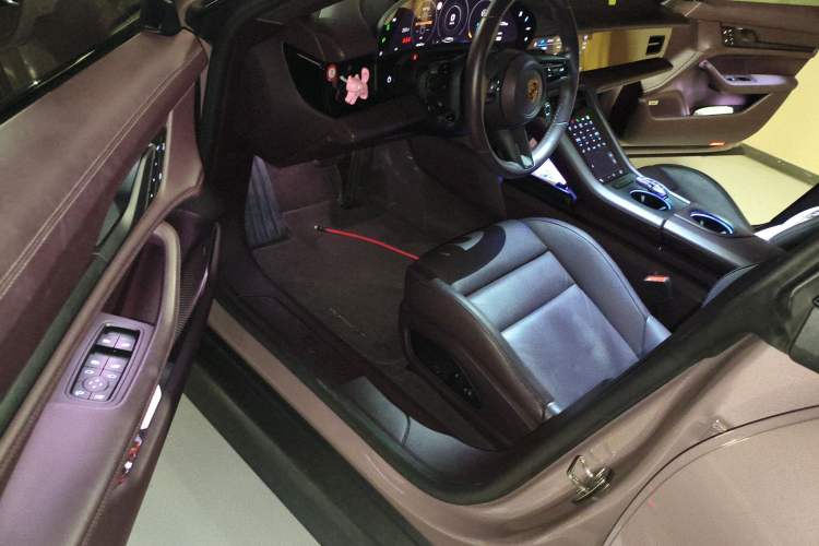 Used Porsche Taycan 2022 Taycan Driver Seat