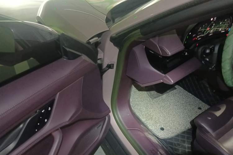 Used Porsche Taycan 2022-Year Updated Taycan Driver Seat
