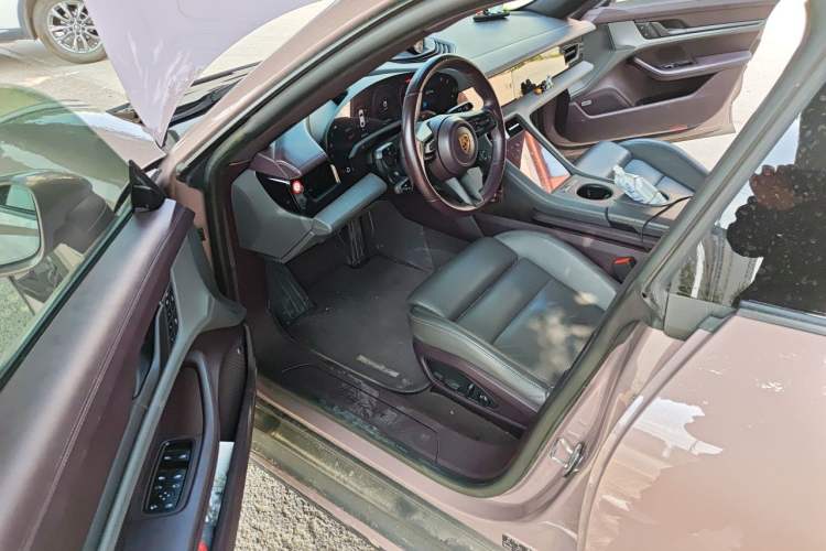 Used Porsche Taycan 2022-Year Updated Taycan Driver Seat