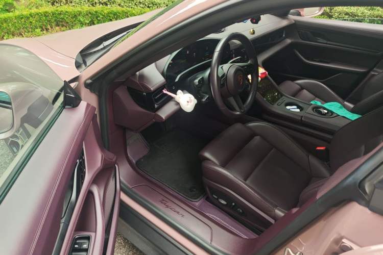 Used Porsche Taycan 2022-Year Updated Taycan Driver Seat