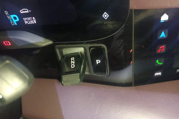 Used Porsche Taycan 2022-Year Updated Taycan Gear Lever