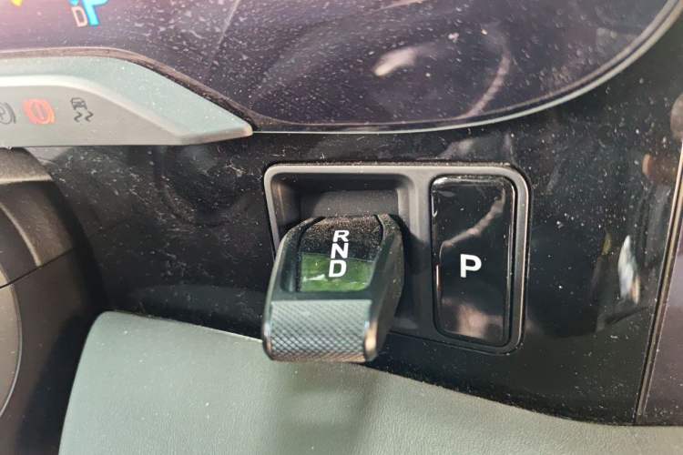 Used Porsche Taycan 2022-Year Updated Taycan Gear Lever