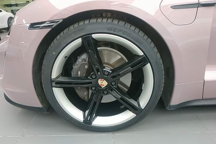 Used Porsche Taycan 2022 Taycan Left Front Wheel Hub