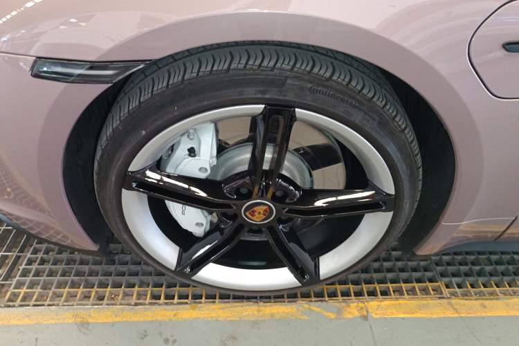 Used Porsche Taycan 2022 Taycan Left Front Wheel Hub