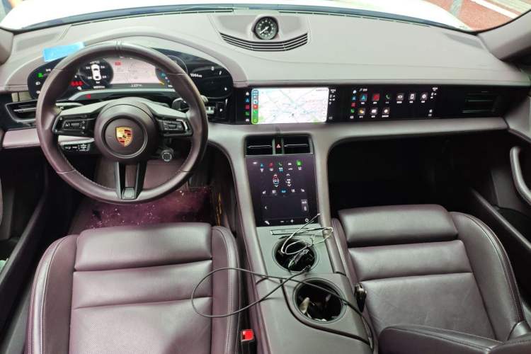 Used Porsche Taycan 2022-Year Updated Taycan Center Console
