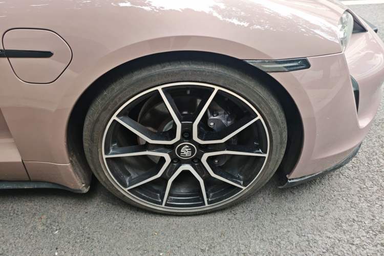 Used Porsche Taycan 2022 Taycan Right Front Wheel Hub