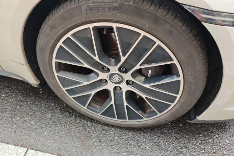 Used Porsche Taycan 2022-Year Updated Taycan Right Front Wheel Hub