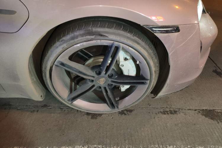 Used Porsche Taycan 2022 Taycan Right Front Wheel Hub