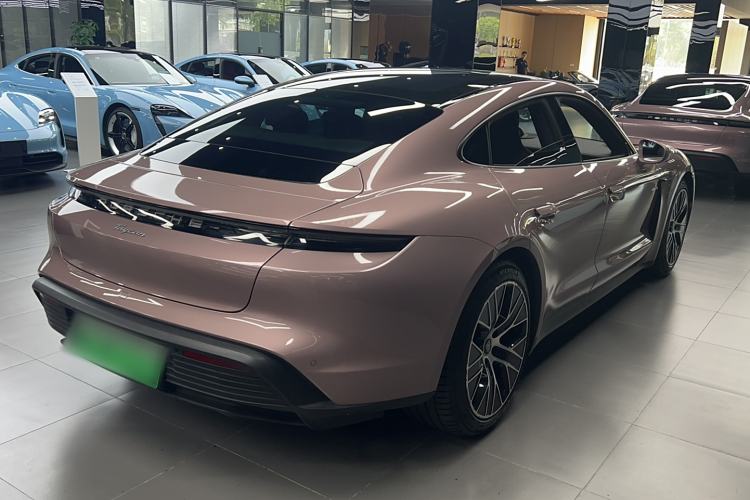 Used Porsche Taycan 2022-Year Updated Taycan Exterior 3