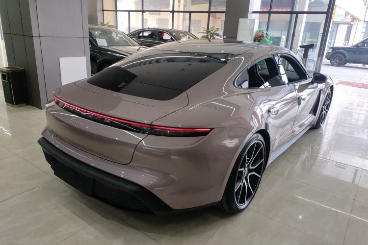 Used Porsche Taycan 2022-Year Updated Taycan Exterior 5