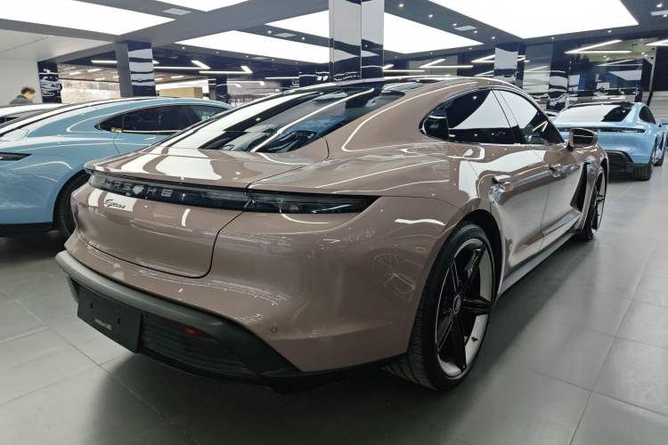 Used Porsche Taycan 2022-Year Updated Taycan Exterior 5