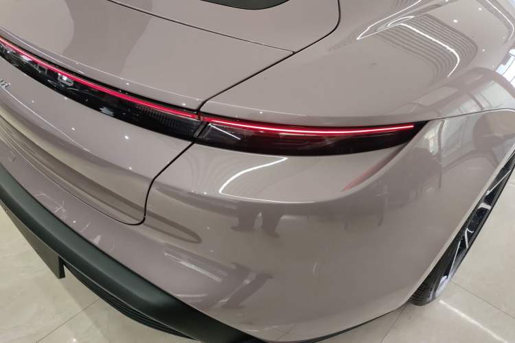 Used Porsche Taycan 2022-Year Updated Taycan Exterior 6