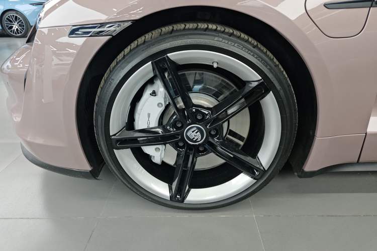 Used Porsche Taycan 2022-Year Updated Taycan Exterior 7
