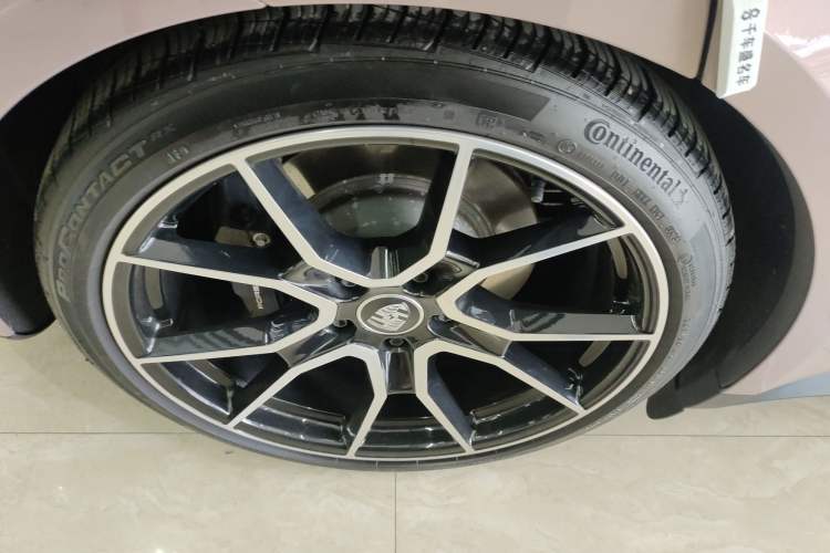 Used Porsche Taycan 2022-Year Updated Taycan Exterior 8