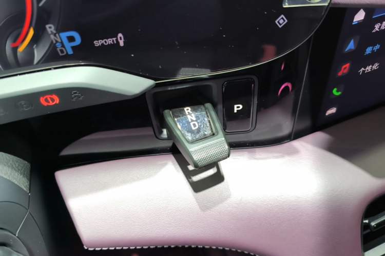 Used Porsche Taycan 2022-Year Updated Taycan Gear Lever