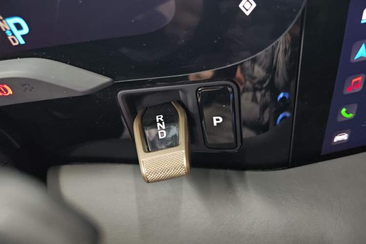Used Porsche Taycan 2022-Year Updated Taycan Gear Lever